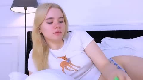 AnnaBelle online show from October 24, 2025, 2:19 am