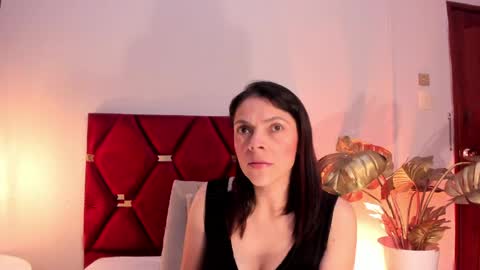 Snapshot of annabrookks chatting on June 6, 2026, 12:27 am AnnaBrooks online show from June 6, 2026, 12:27 am