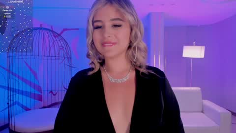 Anna Brooks  online show from December 13, 2024, 7:53 pm