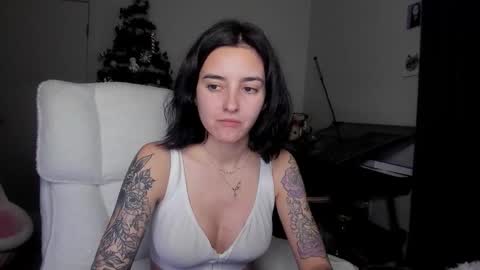 Snapshot of annaforevers chatting on December 23, 2025, 2:20 am Anna Forevers online show from December 23, 2025, 2:20 am