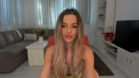 Snapshot of annaise_ chatting on March 13, 2026, 7:04 am annaise online show from March 13, 2026, 7:04 am