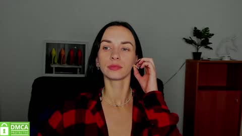 Snapshot of annakillian_kiss chatting on October 15, 2025, 6:35 am Anna online show from October 15, 2025, 6:35 am