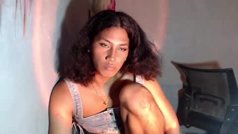annalala22 online show from May 1, 2026, 10:25 pm