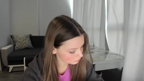 Anna online show from March 9, 2025, 1:15 pm