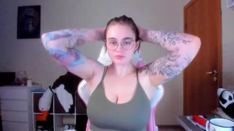 AnnaRoading online show from February 26, 2025, 4:03 am