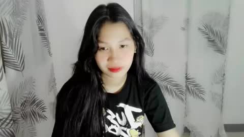 Riane online show from September 11, 2025, 2:39 pm