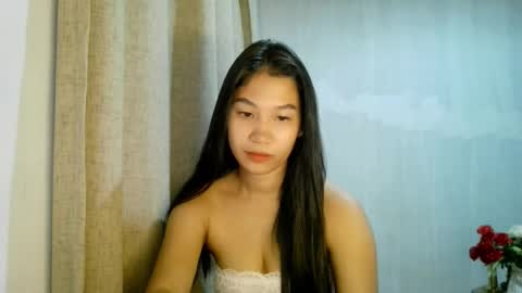 Riane online show from February 4, 2026, 7:09 pm