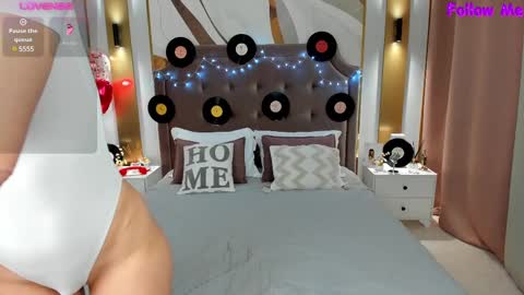 Snapshot of annasimonsj chatting on March 6, 2025, 12:10 am Anna online show from March 6, 2025, 12:10 am