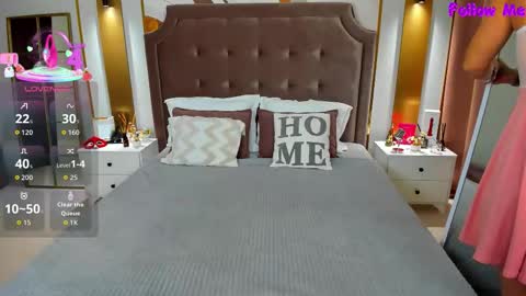 Snapshot of annasimonsj chatting on October 19, 2025, 1:06 am Anna online show from October 19, 2025, 1:06 am