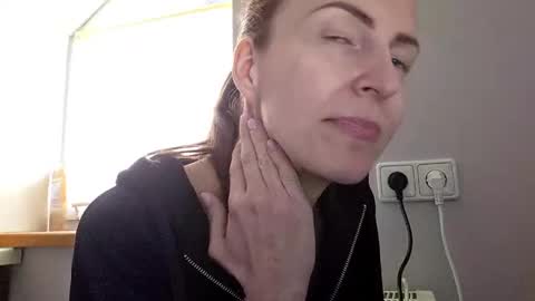 Anna online show from April 28, 2026, 9:47 am