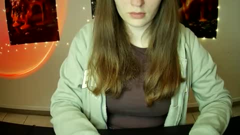 Snapshot of annbelll chatting on September 20, 2025, 9:10 am Bella online show from September 20, 2025, 9:10 am