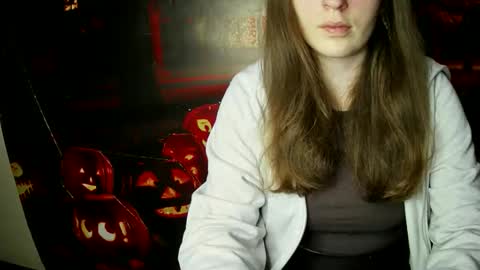 Snapshot of annbelll chatting on October 2, 2025, 6:42 am Bella online show from October 2, 2025, 6:42 am