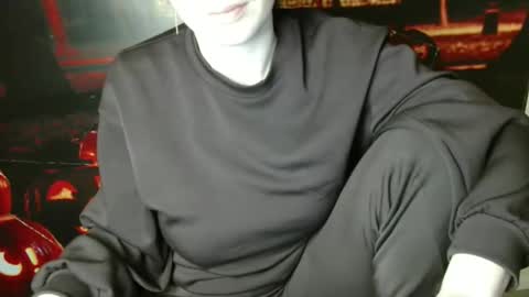 Snapshot of annbelll chatting on November 1, 2025, 7:21 am Bella online show from November 1, 2025, 7:21 am