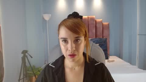 Snapshot of anne_blake chatting on July 24, 2026, 2:31 am anne_blake online show from July 24, 2026, 2:31 am