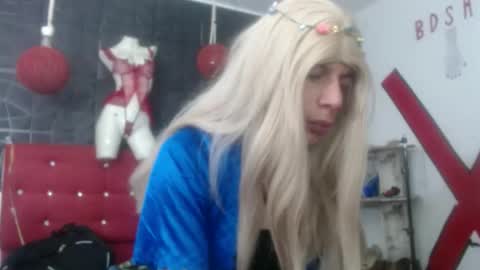 Snapshot of anne_castle86 chatting on November 8, 2025, 9:09 am Anne online show from November 8, 2025, 9:09 am