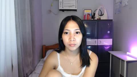anne_chanelx online show from May 6, 2026, 6:52 am