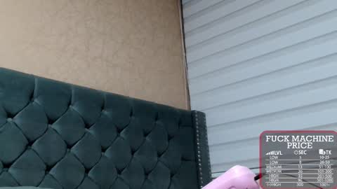 Snapshot of anne_julienne chatting on October 28, 2025, 2:04 am       online show from October 28, 2025, 2:04 am