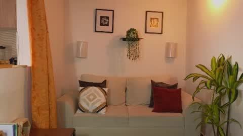 Snapshot of anne_rachel chatting on July 2, 2026, 5:52 pm anne_rachel online show from July 2, 2026, 5:52 pm