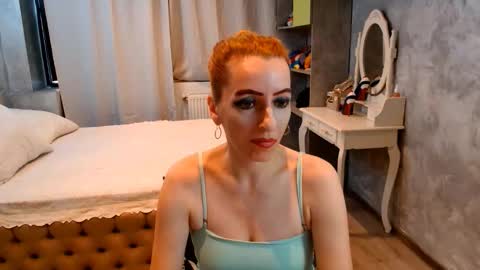 annedevrim online show from November 18, 2025, 7:02 am