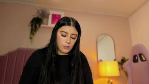 Snapshot of anneee_ chatting on January 19, 2025, 5:07 pm Anne online show from January 19, 2025, 5:07 pm