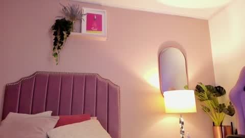 Snapshot of anneee_ chatting on January 21, 2025, 8:43 pm Anne online show from January 21, 2025, 8:43 pm