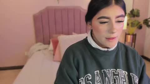 Snapshot of anneee_ chatting on March 5, 2025, 12:00 pm Anne online show from March 5, 2025, 12:00 pm