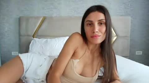 AnneHotxxx online show from June 16, 2026, 7:11 am