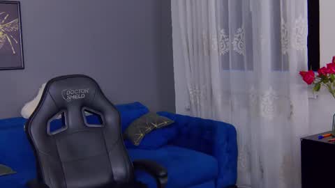 Snapshot of annehove chatting on October 27, 2025, 5:00 am Anne online show from October 27, 2025, 5:00 am