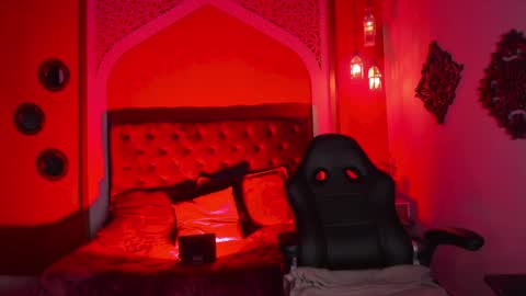 Anne  online show from February 1, 2025, 8:47 pm