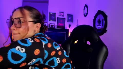 Anne  online show from February 12, 2025, 8:40 pm