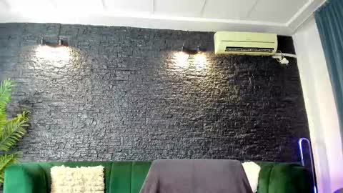 Snapshot of annesins chatting on October 28, 2025, 7:05 pm annesins online show from October 28, 2025, 7:05 pm