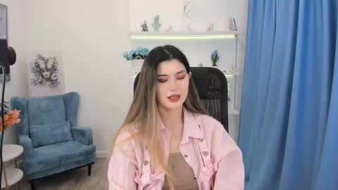 annetli online show from November 18, 2025, 7:29 pm