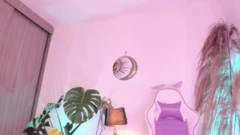 Snapshot of anngel_1 chatting on September 9, 2025, 5:23 pm Angel online show from September 9, 2025, 5:23 pm