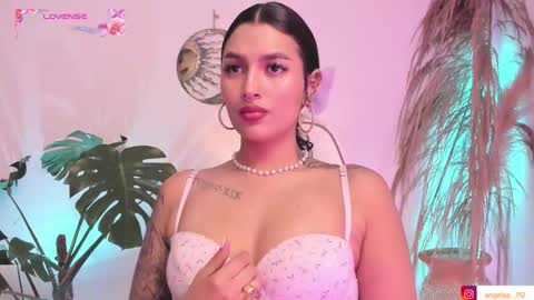 Snapshot of anngel_1 chatting on October 12, 2025, 3:33 pm Angel online show from October 12, 2025, 3:33 pm