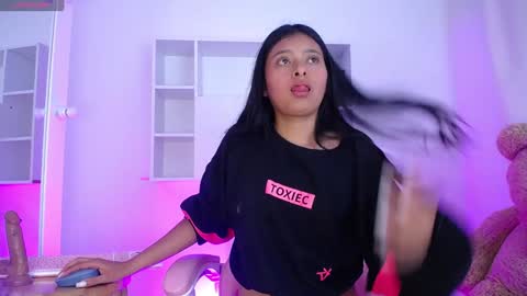 Snapshot of anni99_ chatting on January 31, 2025, 1:34 pm Anni online show from January 31, 2025, 1:34 pm