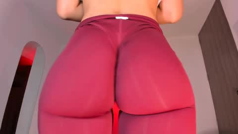 Creamy online show from May 1, 2026, 1:21 am