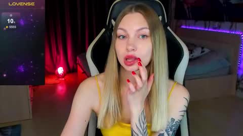 Annie online show from September 14, 2025, 9:03 pm