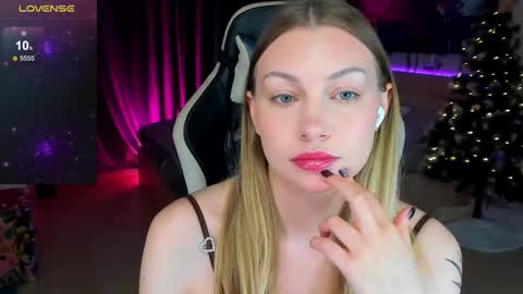 Annie online show from December 21, 2025, 8:49 pm