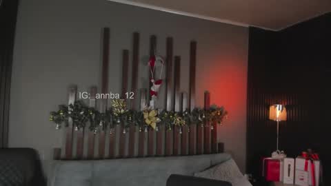 annie_barozzi online show from December 3, 2025, 3:54 pm