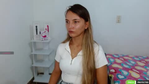 annie cherry independent model online show from September 18, 2025, 12:45 am