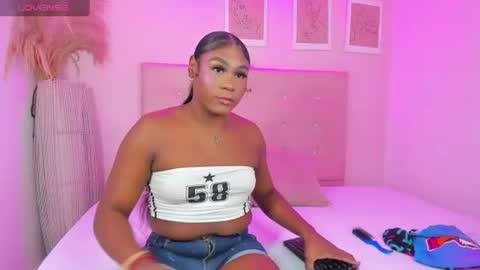 annie_dolce_ online show from June 20, 2026, 1:14 pm