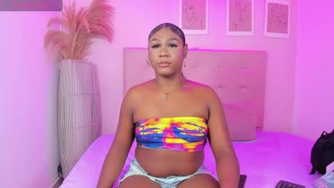 annie_dolce_ online show from June 25, 2026, 11:59 am