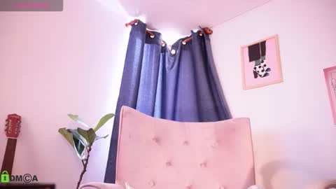 Annie online show from October 28, 2025, 1:47 pm