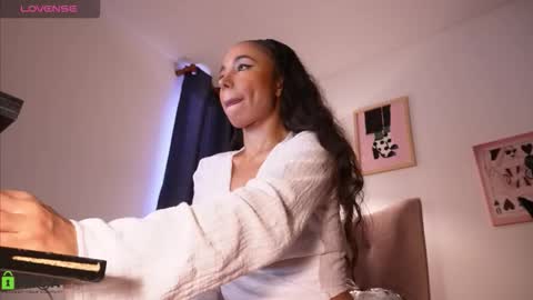 Snapshot of annie_es chatting on February 17, 2026, 12:23 pm Annie online show from February 17, 2026, 12:23 pm