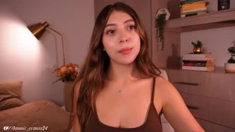 Snapshot of annie_evans24 chatting on March 16, 2026, 10:47 pm Annie Evans online show from March 16, 2026, 10:47 pm