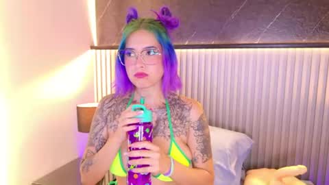 Snapshot of annie_hawk chatting on August 4, 2026, 10:07 am ANNIE HAWK online show from August 4, 2026, 10:07 am