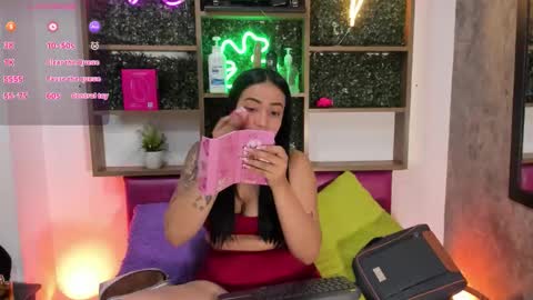 Annie online show from September 12, 2025, 5:29 am