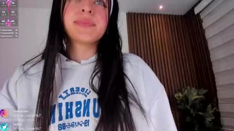 Snapshot of annie_roberts7 chatting on December 17, 2024, 10:54 pm Annie Roberts online show from December 17, 2024, 10:54 pm