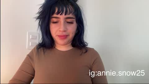 JEANNE no olvides seguirme dont forget follow me  uu online show from February 28, 2025, 9:33 pm