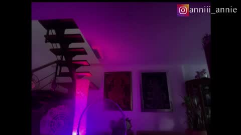 Snapshot of annie_snow_ chatting on September 29, 2025, 10:14 pm JEANNE no olvides seguirme dont forget follow me  uu online show from September 29, 2025, 10:14 pm